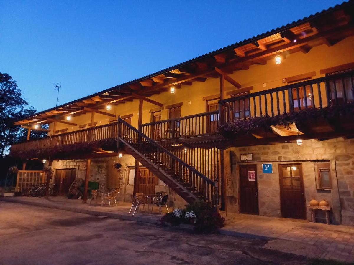 Apartamentos turísticos LAS CARBALLEDAS Rabanal del Camino Exterior foto