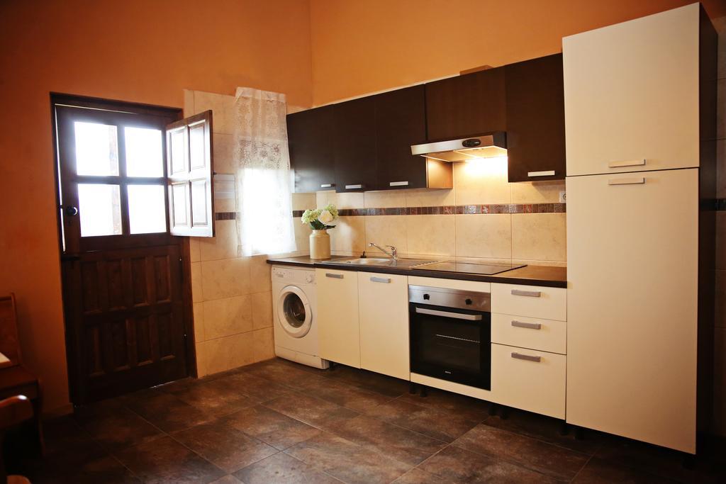 Apartamentos turísticos LAS CARBALLEDAS Rabanal del Camino Exterior foto